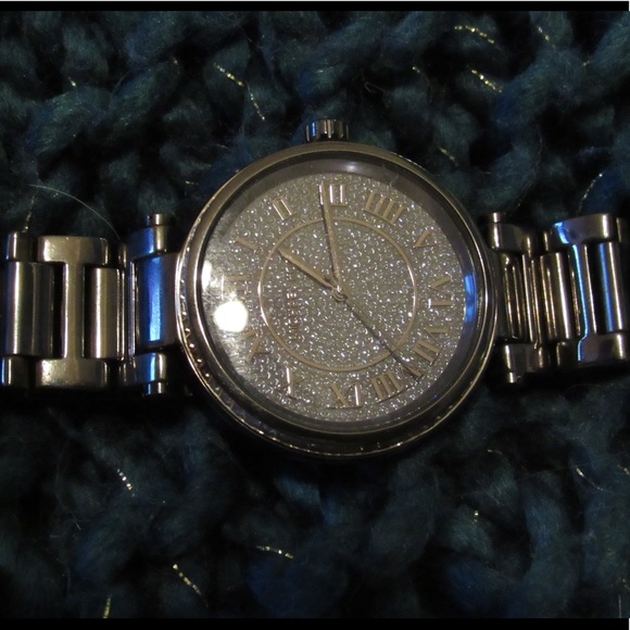 Michael Kors watch - Picture 2 of 3